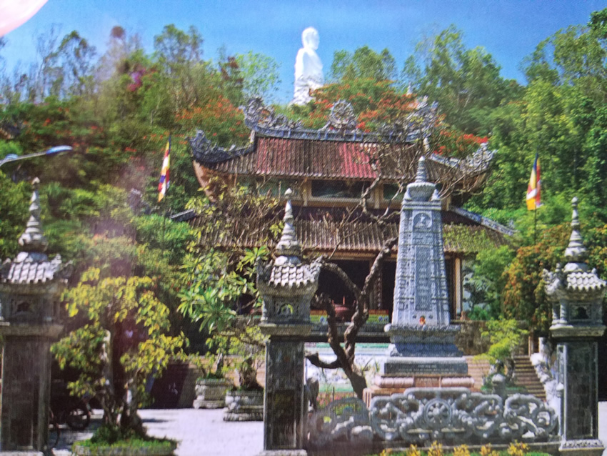 Lon Son Pagoda